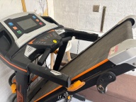 跑步机家用跑步机买了很长时间了，一直没用